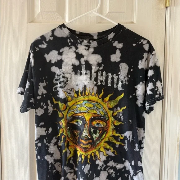 Hot Topic Black and White Sun Graphic Tee - Picture 2 of 4